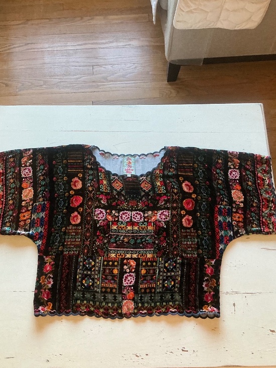 Johnny Was Tops - Johnny Was Abril floral velvet kimono sleeve cropped top w/scalloped edges M